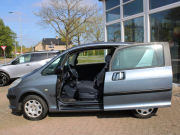 Peugeot 1007
