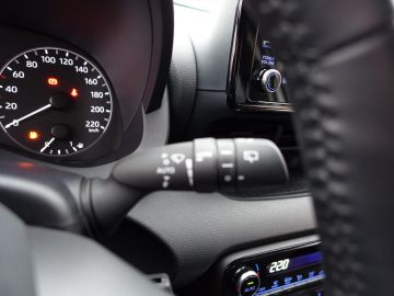 Mazda 2 Hybrid