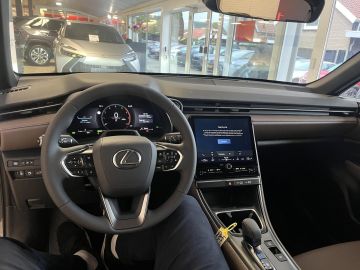 Lexus LBX