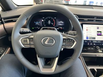 Lexus LBX