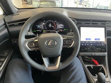 Lexus LBX