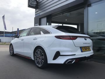 Kia ProCeed