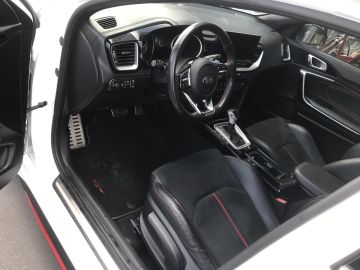 Kia ProCeed