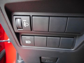 Mazda 2 Hybrid
