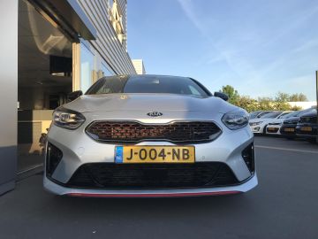 Kia ProCeed