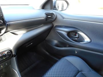Mazda 2 Hybrid