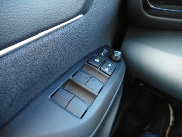Mazda 2 Hybrid