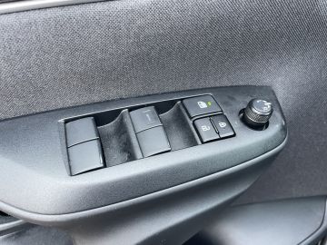 Mazda 2 Hybrid